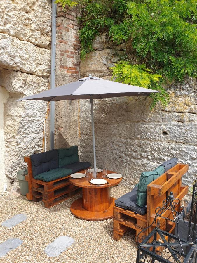 La Grotte Du Bonheur Apartment Cangey ภายนอก รูปภาพ