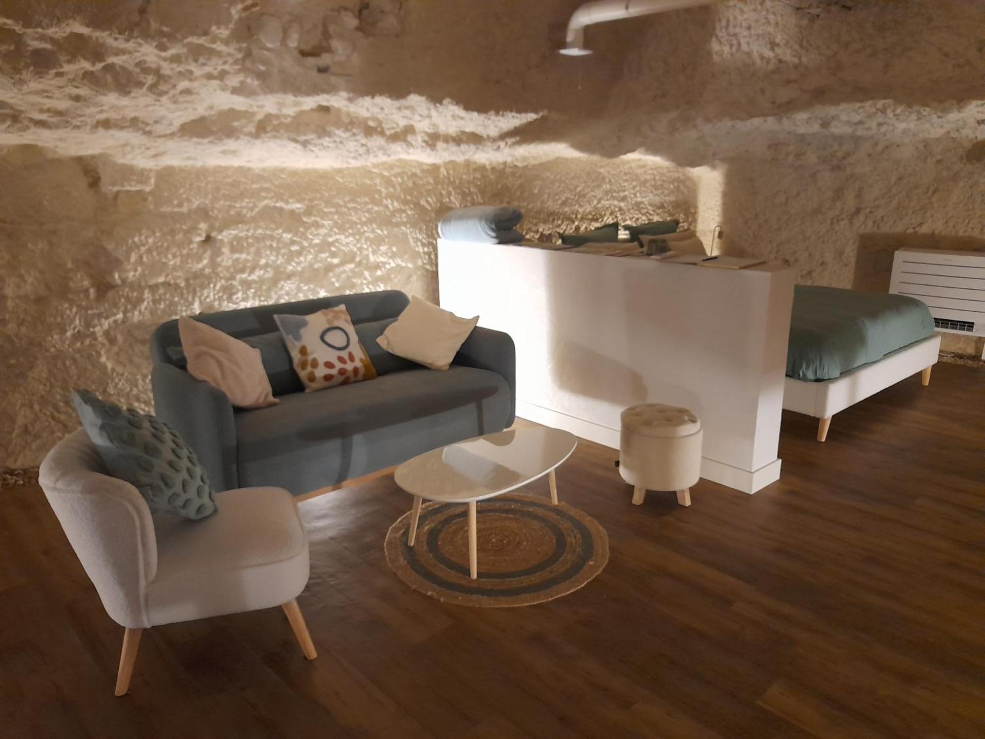 La Grotte Du Bonheur Apartment Cangey ภายนอก รูปภาพ