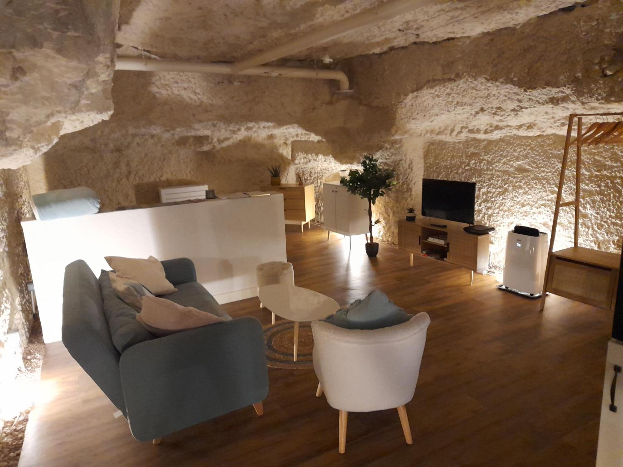 La Grotte Du Bonheur Apartment Cangey ภายนอก รูปภาพ