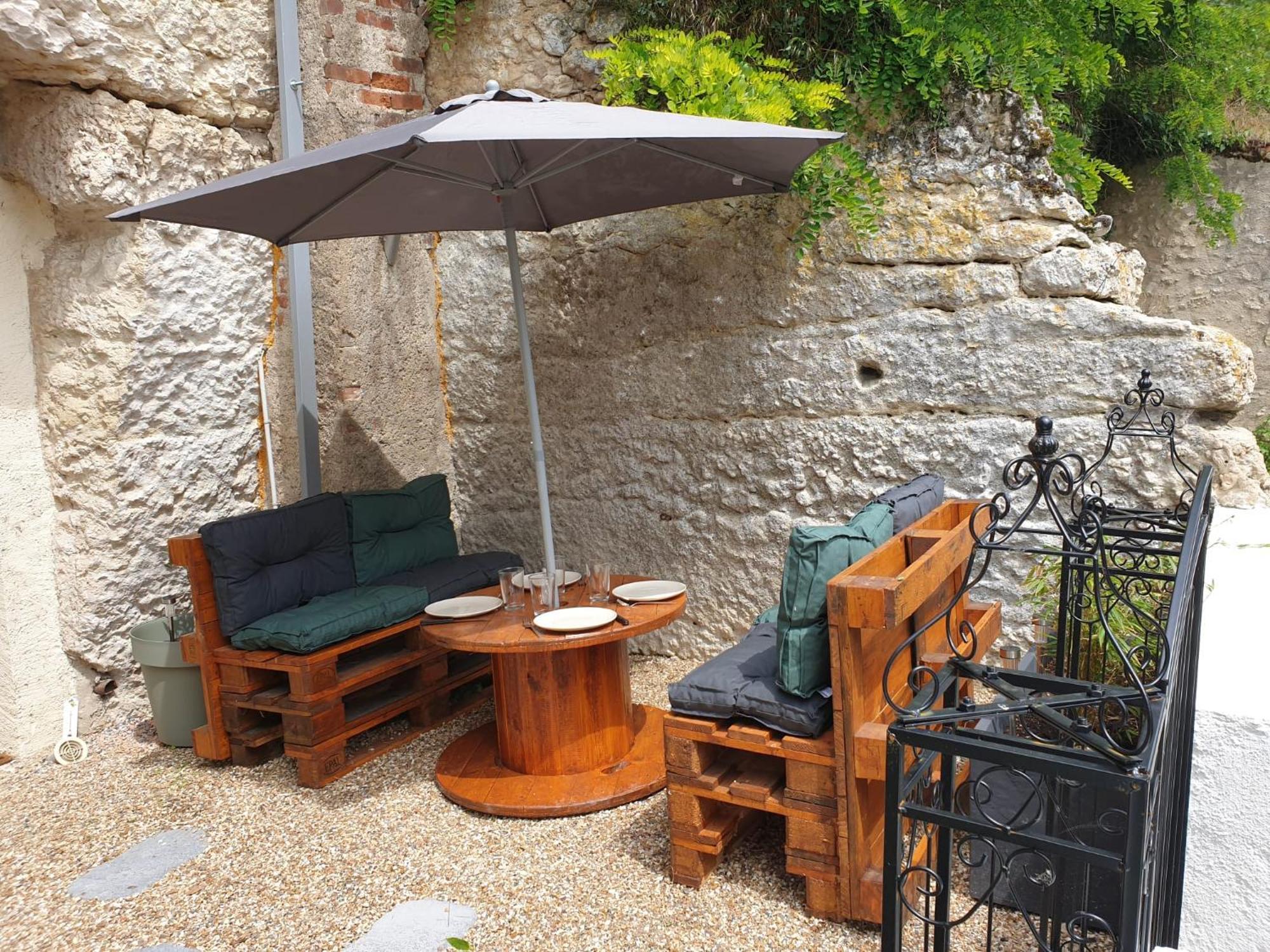 La Grotte Du Bonheur Apartment Cangey ภายนอก รูปภาพ